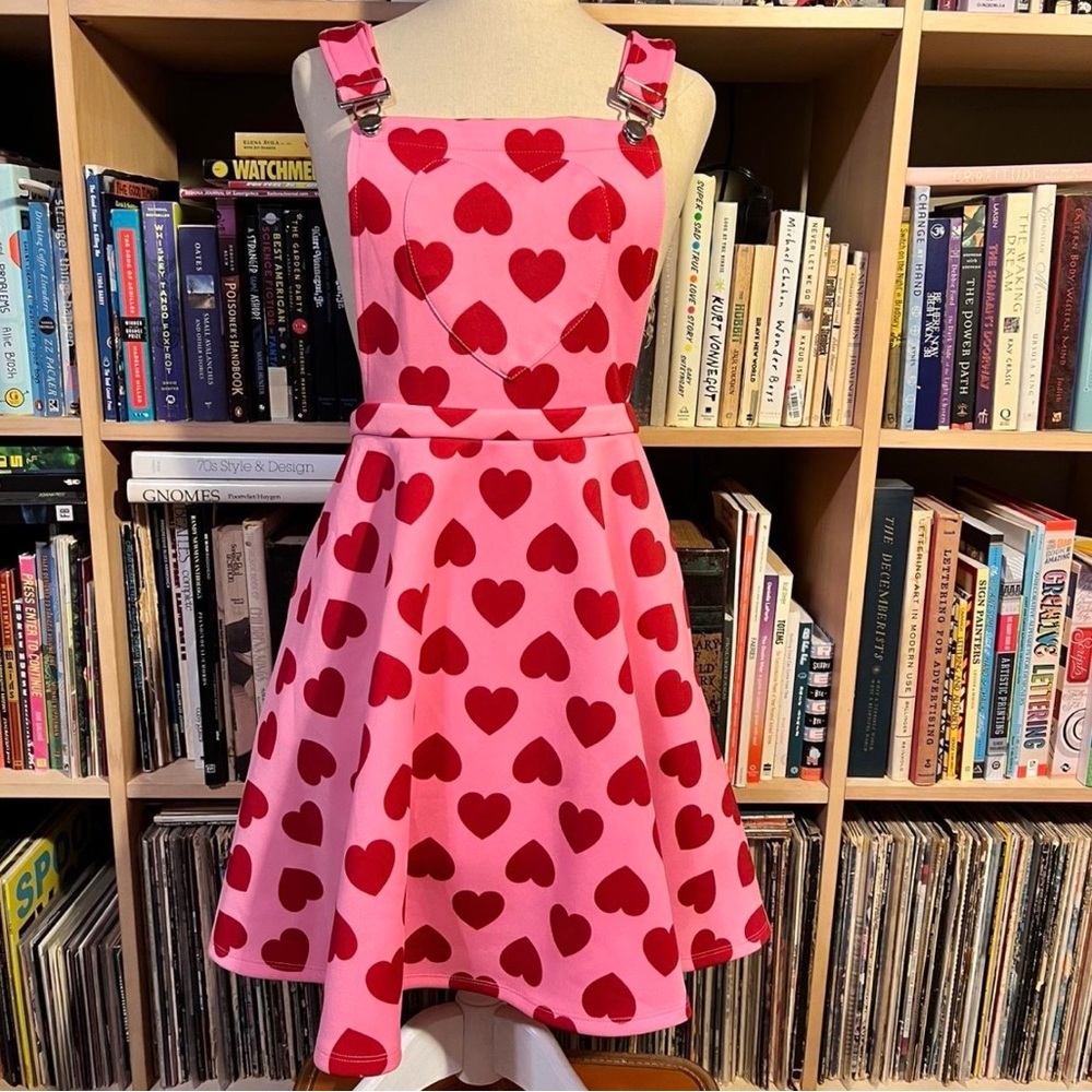 Pink & red heart print apron dress pinafore jumper with pockets 💖